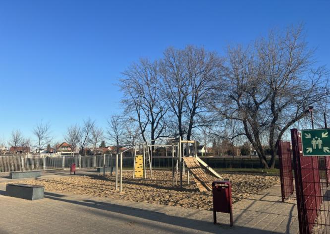 Spielplatz vorne.jnp